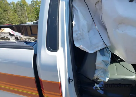 2021 Ford F-150 Xl из США, поврежденный, VIN 1FTMF1CB1MKE34828